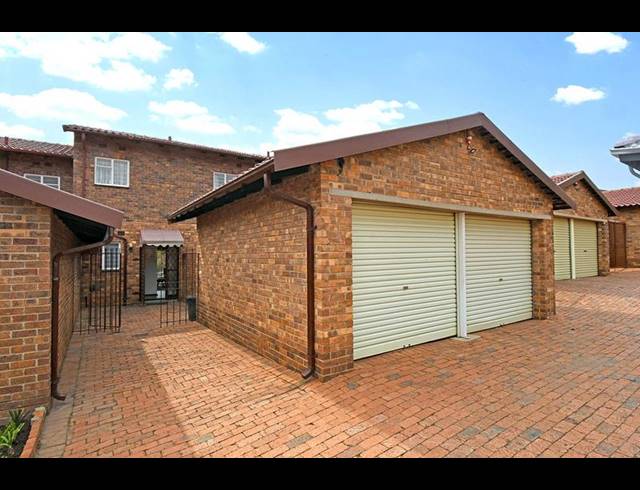 3 BEDROOM TOWNHOUSE FOR SALE IN RIVER CLUB